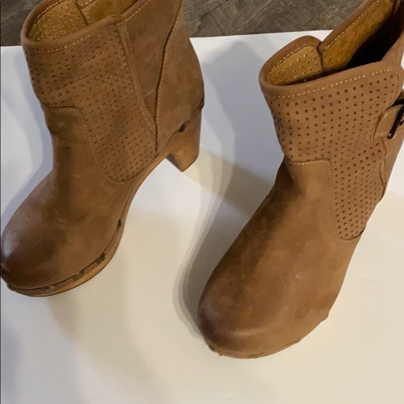 fiive  worlds Shoes - Five worlds boots size 6